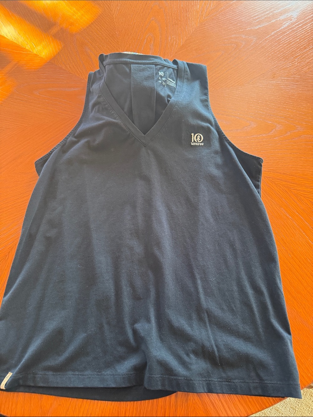 10/Downing Sleeveless V-Neck tank  Top - Black